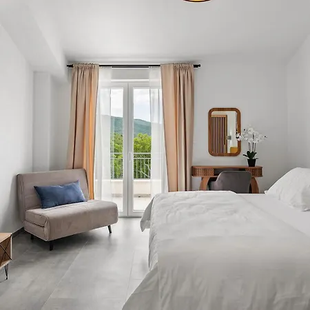 New! Domus Alba - A Tranquil Family Hideaway With Private Pool