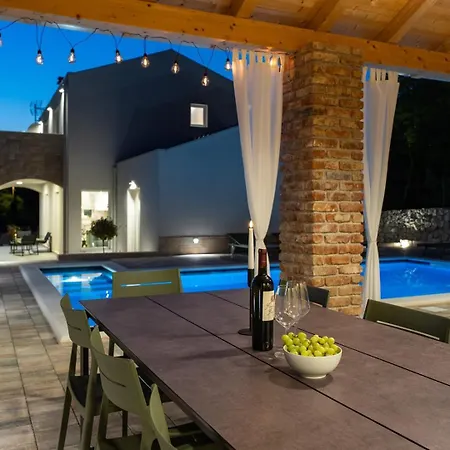 Domus Alba A Tranquil Family Hideaway With Private Pool * Primorski Dolac