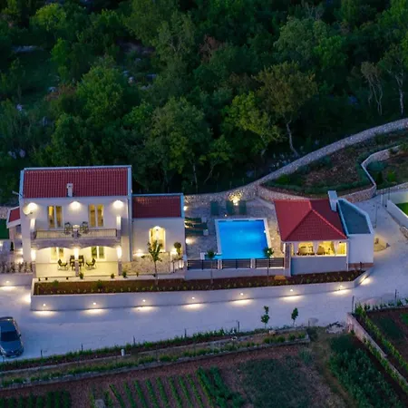 New! Domus Alba - A Tranquil Family Hideaway With Private Pool Villa *