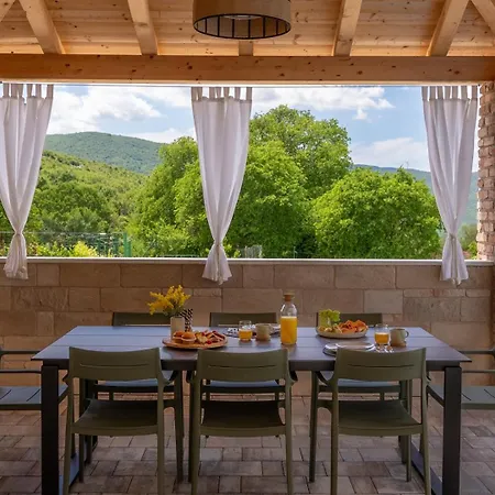 Domus Alba A Tranquil Family Hideaway With Private Pool Vila Primorski Dolac
