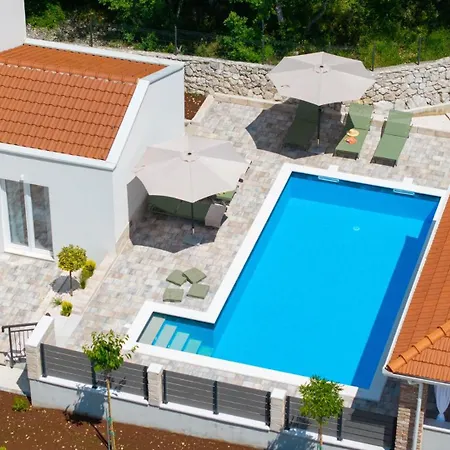 New! Domus Alba - A Tranquil Family Hideaway With Private Pool Villa *