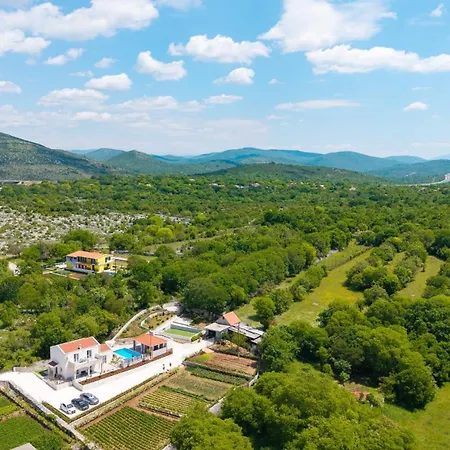 New! Domus Alba - A Tranquil Family Hideaway With Private Pool *